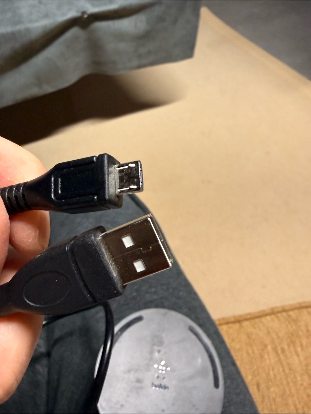 belkin Black Wireless Charging Pad with Non-Slip Pads - Picture 3 of 3